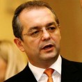 Румунска влада поднела оставку
