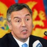 Мило "хапси" опозицију и медије