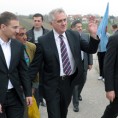Николић: Србија ка истоку и западу
