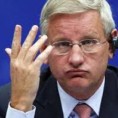Безбрижан однос према чињеницама?