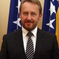 Изетбеговић: Срби у Сарајеву живе комотно