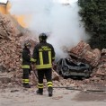 На киши због страха од потреса