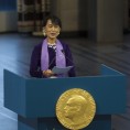 Су Ћи примила Нобелову награду
