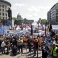 Синдикати прете протестом