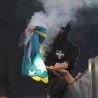 Грчки навијачи спалили заставу БиХ