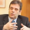 Коштуница: ЕУ појачава притисак на Србију