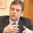 Коштуница: ЕУ појачава притисак на Србију