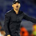 Вермезовићу хулигани оштетили кола