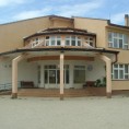 Каменована школа у Липљану