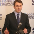 ДСС: ЕУ уцењује Србију Косметом