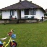 Задња кућа, Србија