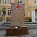 Албански одборници о споменику у Прешеву
