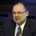 Кацин: Треба повући тужбе за геноцид