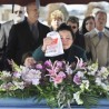 Прво на хамбургер, па на сахрану