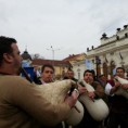 Тракторима бране Бојка Борисова