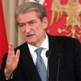 Вашингтон и Берлин упозоравају Тирану