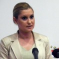 ДС: На млеко ставити ознаку "опасно за децу"