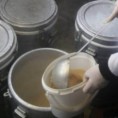 Помоћ Владе народним кухињама на Космету