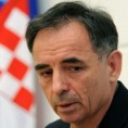 Проблем одлазак народа, а не ћирилица