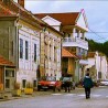 Задња кућа, Србија