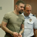 Калинић жилетом исекао мајицу