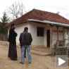 Монаси спасили комшије од пожара