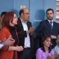 Родитељи стали уз учитељицу