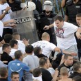 Туча навијача Партизана