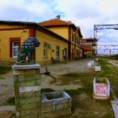 Задња кућа, Србија