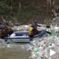 Отпад плови Моравом