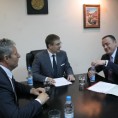 СНС, СПС и УРС о измени Статута Београда