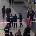Војник нападнут тестером у Паризу
