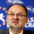 Кацин тражи да се Србији одобри датум 