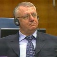Шешељ тражи изузеће судије Хархофа