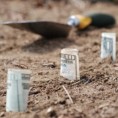 Закопала уклетих 150.000 долара, проналазач умро!