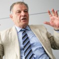 Кокеза ми је претио!