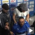 Навијачи скинули новог тренера на промоцији!