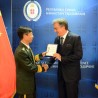 Војна медаља кинеском војном аташеу