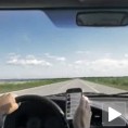Када возиш, паркирај мобилни