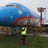 Због јаког ветра слетели у траву