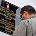 Осијек, поново скинута двојезична плоча