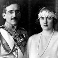Фамилиологија