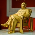 „Скромна“ прослава – Мао Цедунг од злата