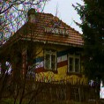 Задња кућа, Србија