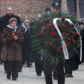 Свет се сећа жртава Холокауста