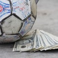Највише пара у свету фудбала потрошили су...