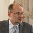 Кацин: Србија због ЕУ мора да мења Устав