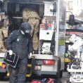 Енглеска, "сумњиви пакети" у војним центрима