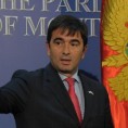 Медојевић нападнут на аеродрому у Београду