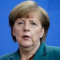 Меркелова честитала Вучићу